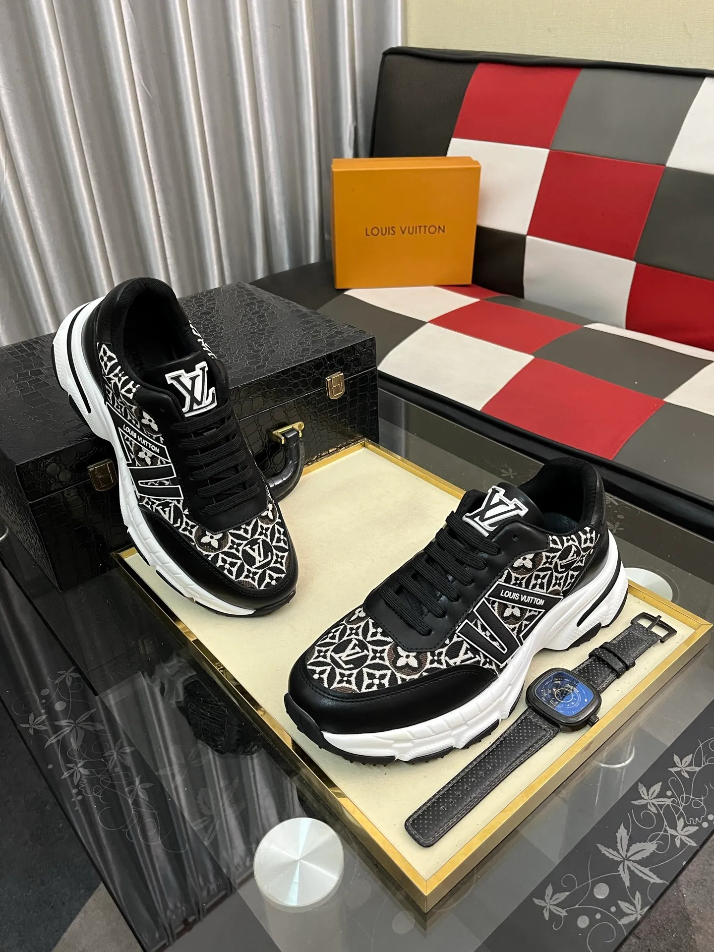 Men's shoes 💰458⌚️⌚️LV Louis Vuitton. The latest trendy casual shoes are popular in physical stores in sizes 38-44. New spring and summer comfortable imported custom original cowhide, unique jacquard fabric element design. With sheepskin lining, Lv original bottom, [sun][sun] high-end packaging and high quality💪Details determine the quality, you can enter and leave the counter at will, welcome to compare🇮🇹3️⃣colors available